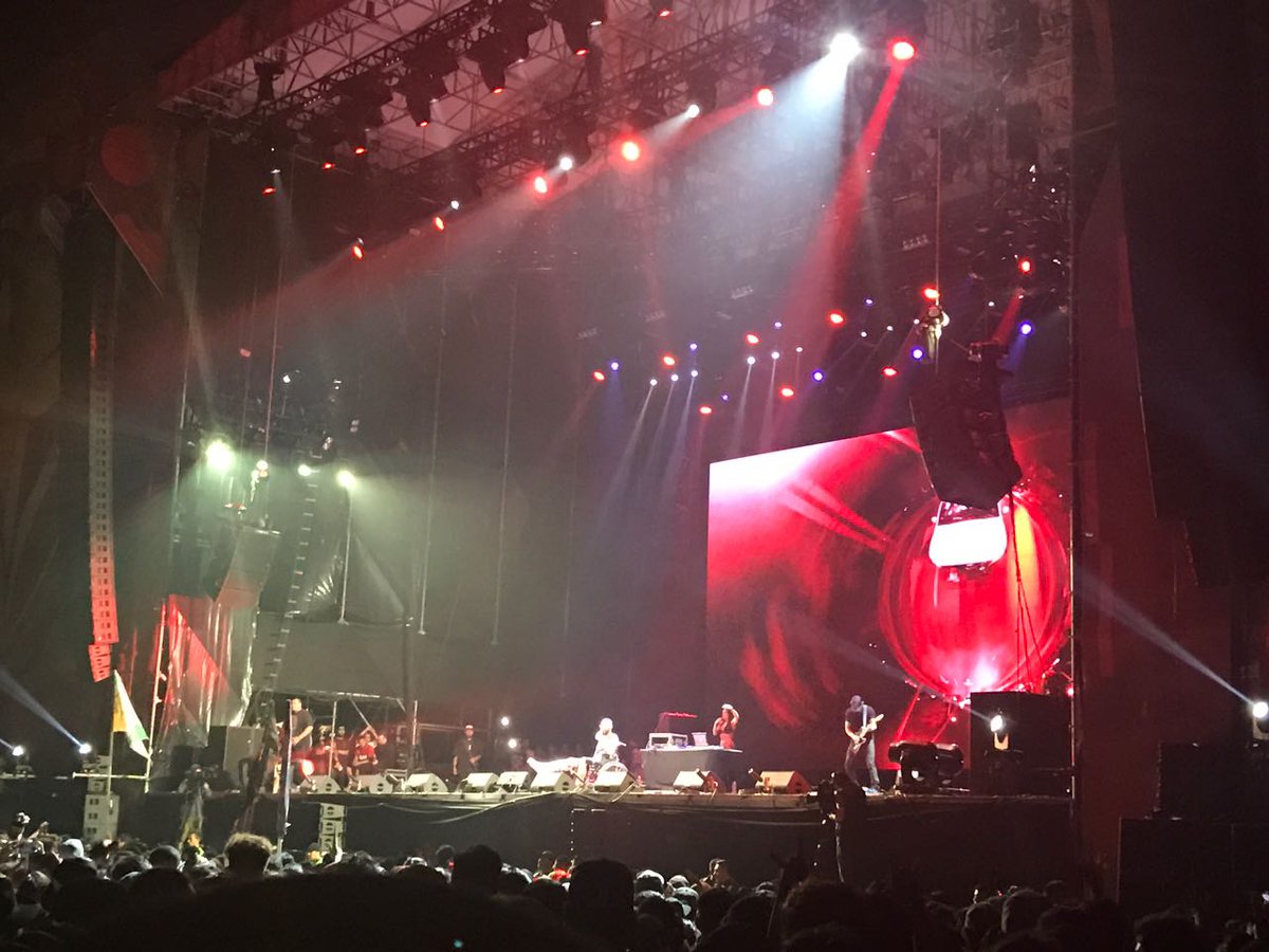 claudiackam's tweet photo. #labioscompartidos #rayandoelsol #mariposa traisionera @irvingtomato @Viridianavel  @lacosechadelosmoritos https://t.co/6SWtPoi4zB