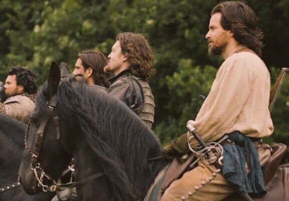 Gabriele_Dreamy's tweet photo. @sandmartjo @Jo_Lloyd8 @veitcy @Fleurdejuliet @Liz_Hanbury @LaDameDeHerblay @icanpictureit Good night Sandrine & all ππ€ Aramis kept the #BlueSash in Monastery ππ https://t.co/IhPFLSZk40