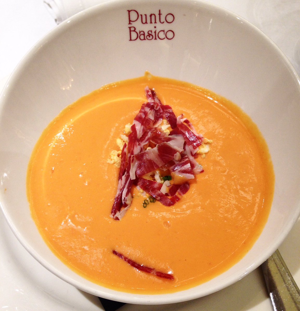 FoodingMadrid's tweet photo. Salmorejo time 🍅 in @RtePuntoBasico #madrid #salmorejo https://t.co/hkBhys6lzW