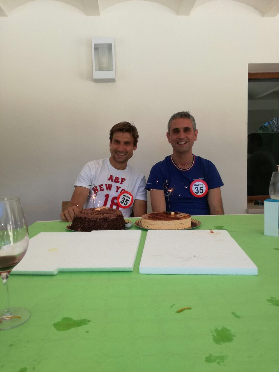 DavidFerrer87's tweet photo. Gran cumpleaños compartido con @jowy19 ! 😂😂.    Gracies amics i amigues!! https://t.co/2zPToWgHNn