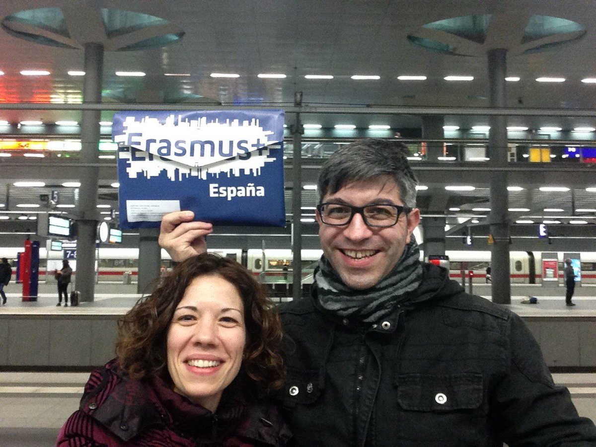 vmartinezlop1's tweet photo. De camino a Polonia para hacer nuestro Jobshadowing. On our way to Poland for our jobshadowing 
@ceodelibes 
@EUErasmusPlus
@CFPIdiomas https://t.co/EUrMEhF2J7