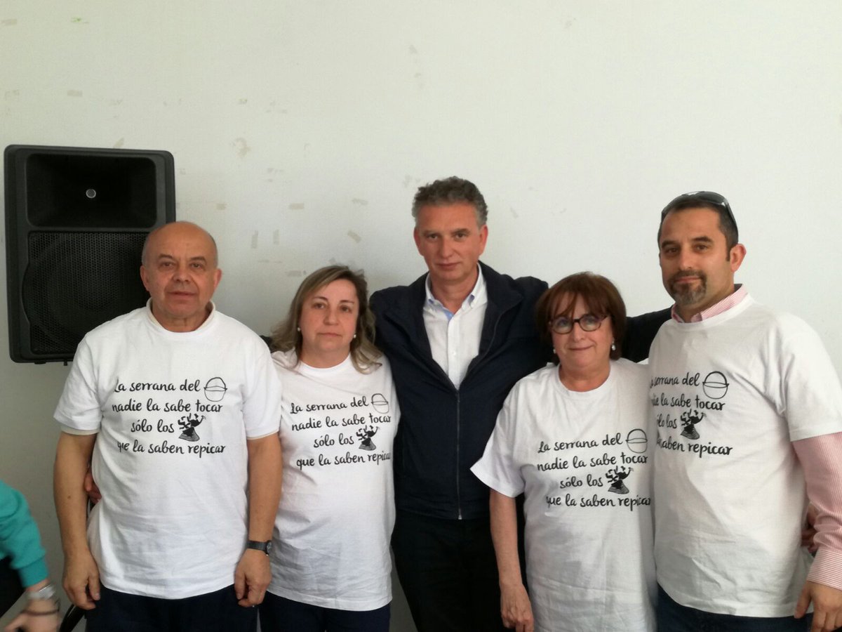 caramancho's tweet photo. Fantástico dia el de ayer celebrando el 40 aniversario de nuestro grupo junto a los antiguos componentes https://t.co/JdK3itJyqf