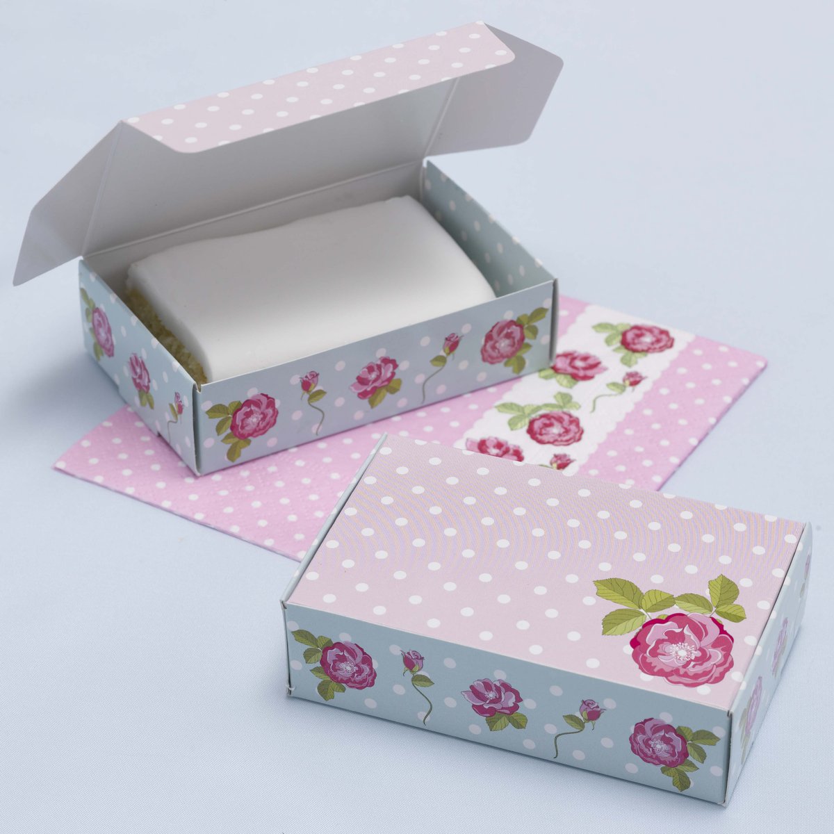 Pearlypants21's tweet photo. #wedding #cake boxes to suit all tastes from
https://t.co/ZDvYu5lAaA β¦ #weddingday #WeddingKnight #weddinghour #bride #bridetobe #SBS https://t.co/oYCEZQwdvq