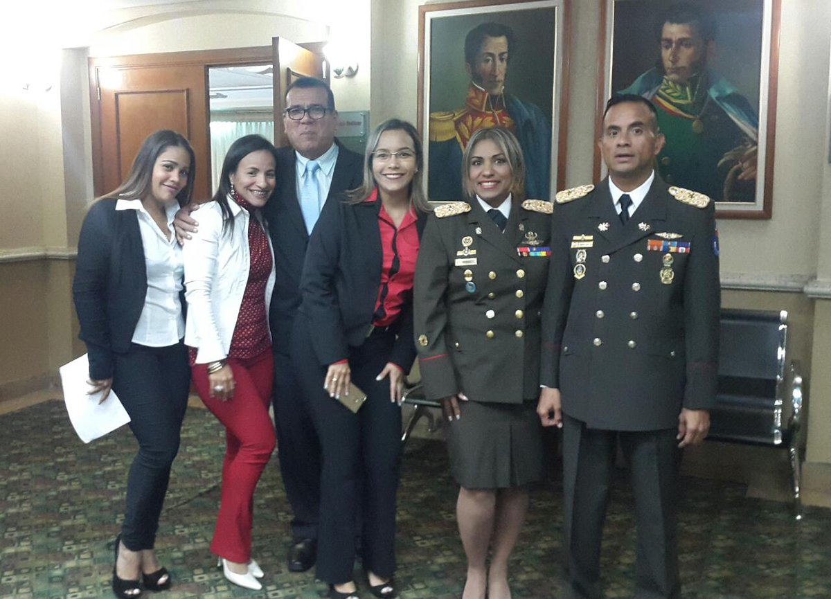 maestriasdnanz's tweet photo. Los maestrantes el dia de la presentación del tema de investigar.@MarjoryAra @Maryanednavarro https://t.co/r3bmMlBoAM