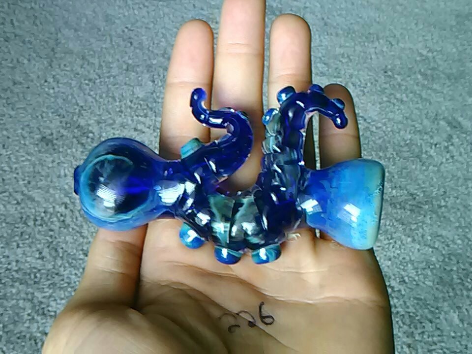 SpookyWarehouse's tweet photo. @Tobsterglass This glasshole gave me additional goodies! Sick fuckin tentacle chillum, back up pipe, and a gorgeous leaf <3 https://t.co/mn2Aldgx5X