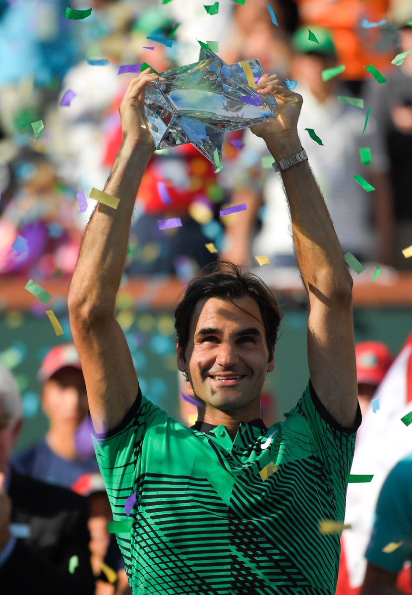 Auxi6_'s tweet photo. هالصور تغني عن ألف تعليق ☝️🏆🥇
روجر فيدرر ياسادة ياكرام ذهب لن يصدأ أبداً.
Roger LEGEND Federer, ladies and gentlemen.
#RF91
#MiamiOpen https://t.co/eOONdS8NqY