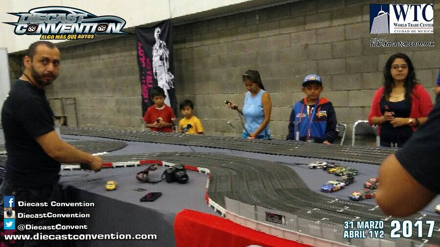 diecastconvent's tweet photo. Ven a vivir la velocidad en la Pista Eléctrica mas grande de México con @teranslottrack en #DieCastCDMX https://t.co/TRpEIAqlcp