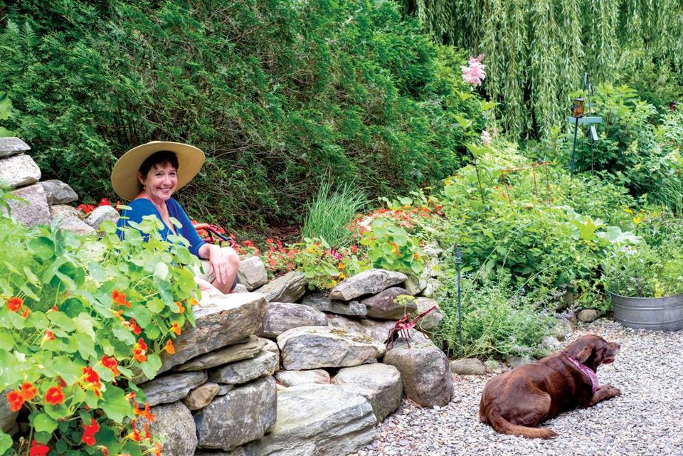 BostonGlobe's tweet image. Why get into gardening? You can grow your own food for starters.  bos.gl/B0rDSj8