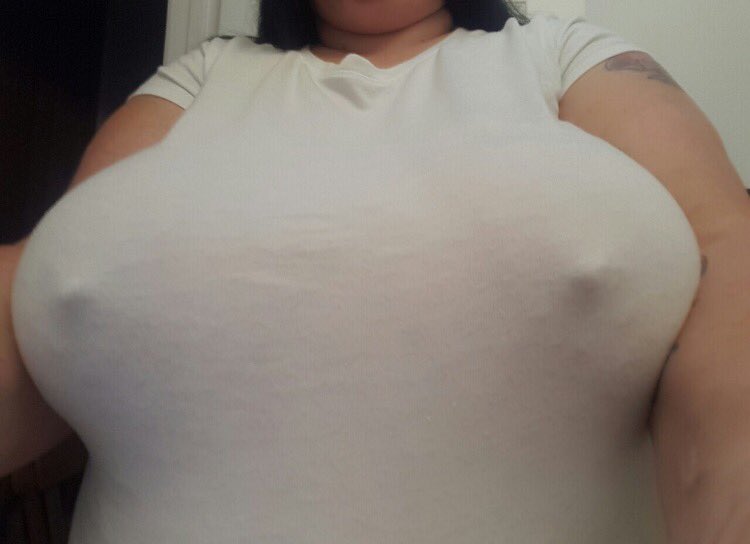 naughtymilf22's tweet photo. Hi boys and girls. I've been busy with work lately but I'm available now I'm super horny now so dm me you can tell by my hard nips😉 https://t.co/bxpdb9MmYR