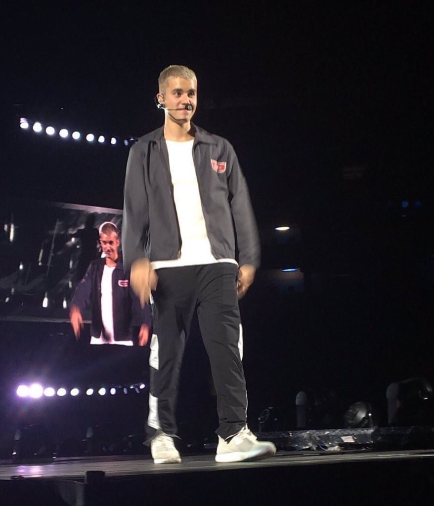biebernovidade's tweet image. FOTOS do segundo show da PWT em São Paulo (02/04)
#PurposeTourSaoPaulo2