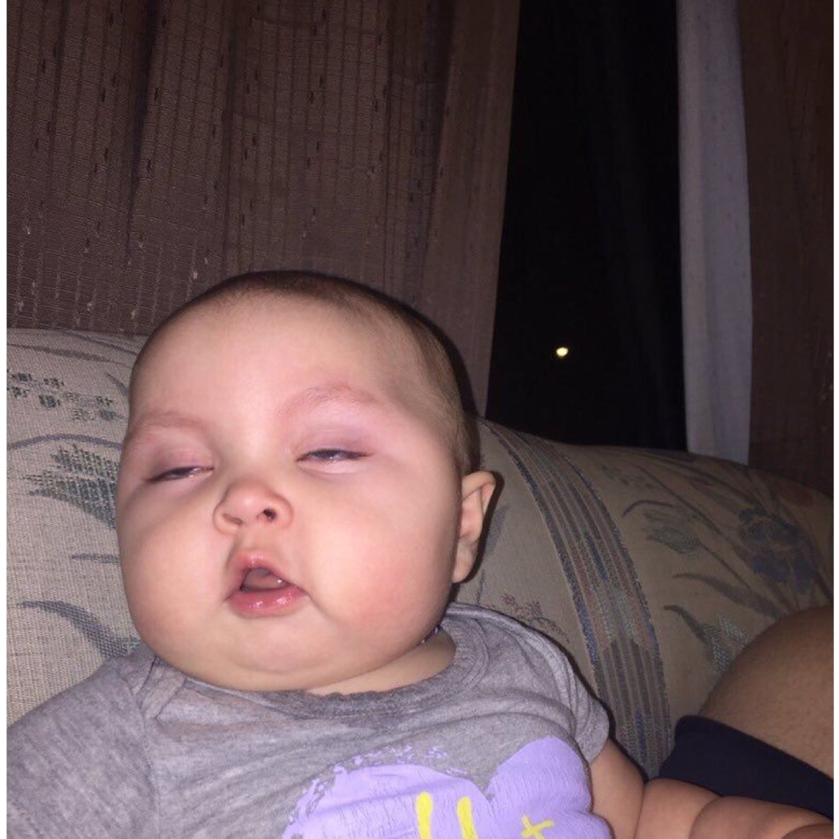 stillblazingtho's tweet photo. When you're already high af and your homies spark another blunt https://t.co/S8CffsHcv9