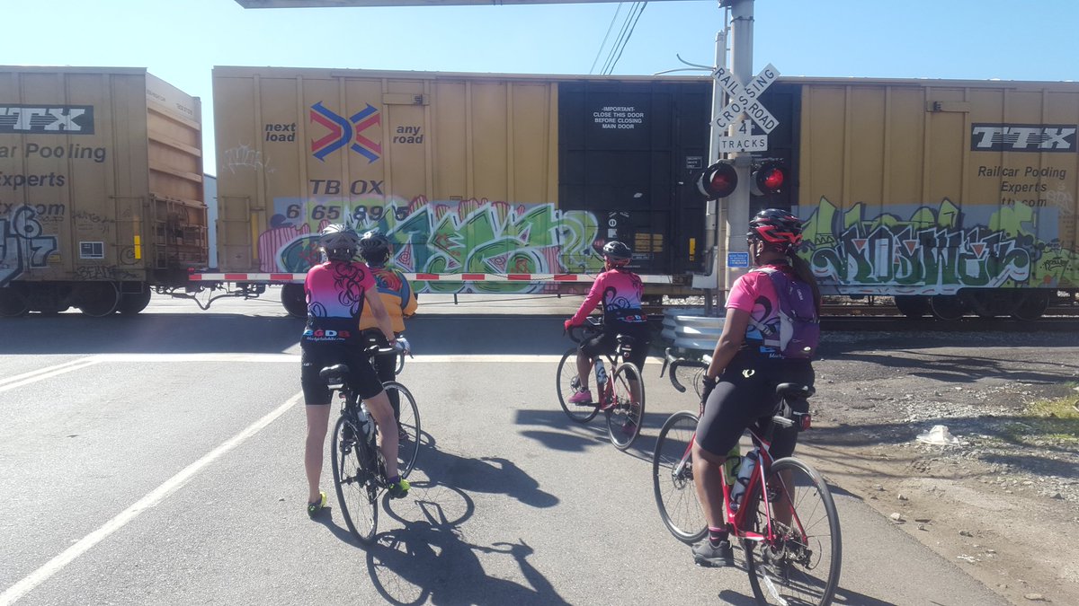 BGDBBHAM's tweet photo. #blackgirlsdobike #BGDBBHAM #cyclinglife #cycling https://t.co/LbNO1IP6NW