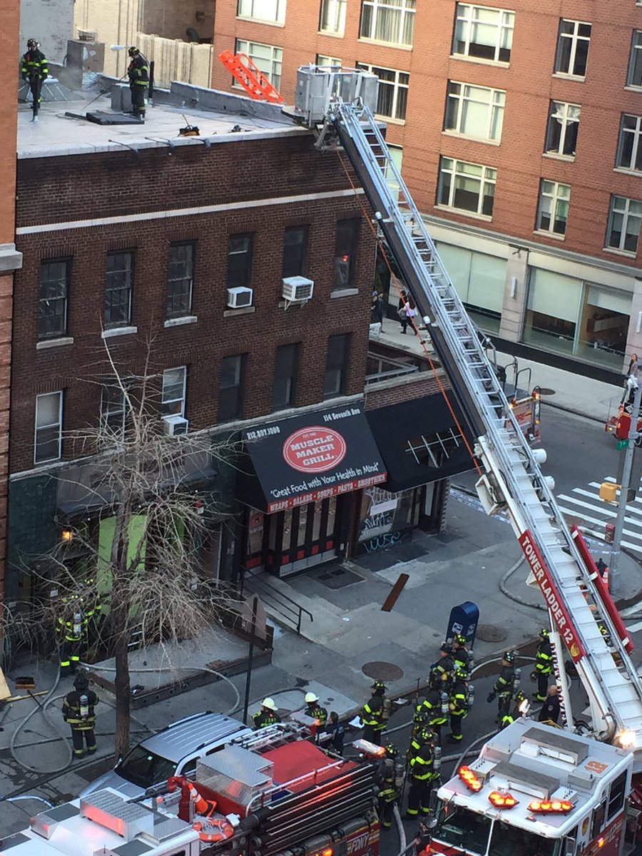 RobinDorian's tweet photo. Fire in Chelsea today @FDNY 7th Ave/18th St in the old Merchants space #chelseafire #NYC #FDNY https://t.co/A7yZUsNjpv
