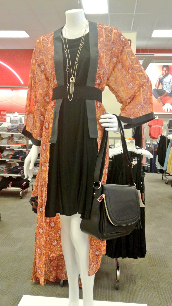 MollyMerch's tweet image. Can you tell I used to be a boho goth? 😝😅 #vmtl #TargetStyle @jessa_brooks @DerinBriggs @SamanthaVMML