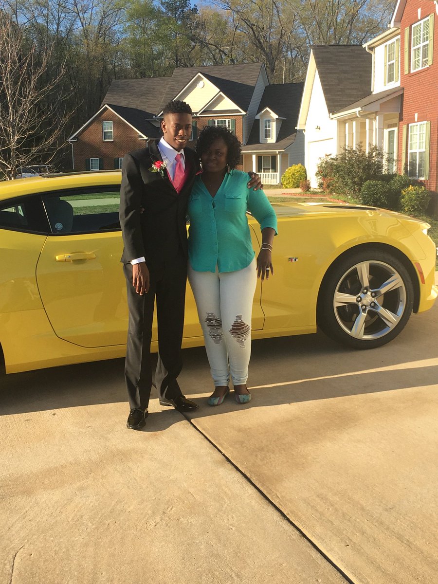 MCNEELY33's tweet photo. Truly Blessed in 2017🙏#excLUEsive #Prom2k17 https://t.co/YkBzIezFvF