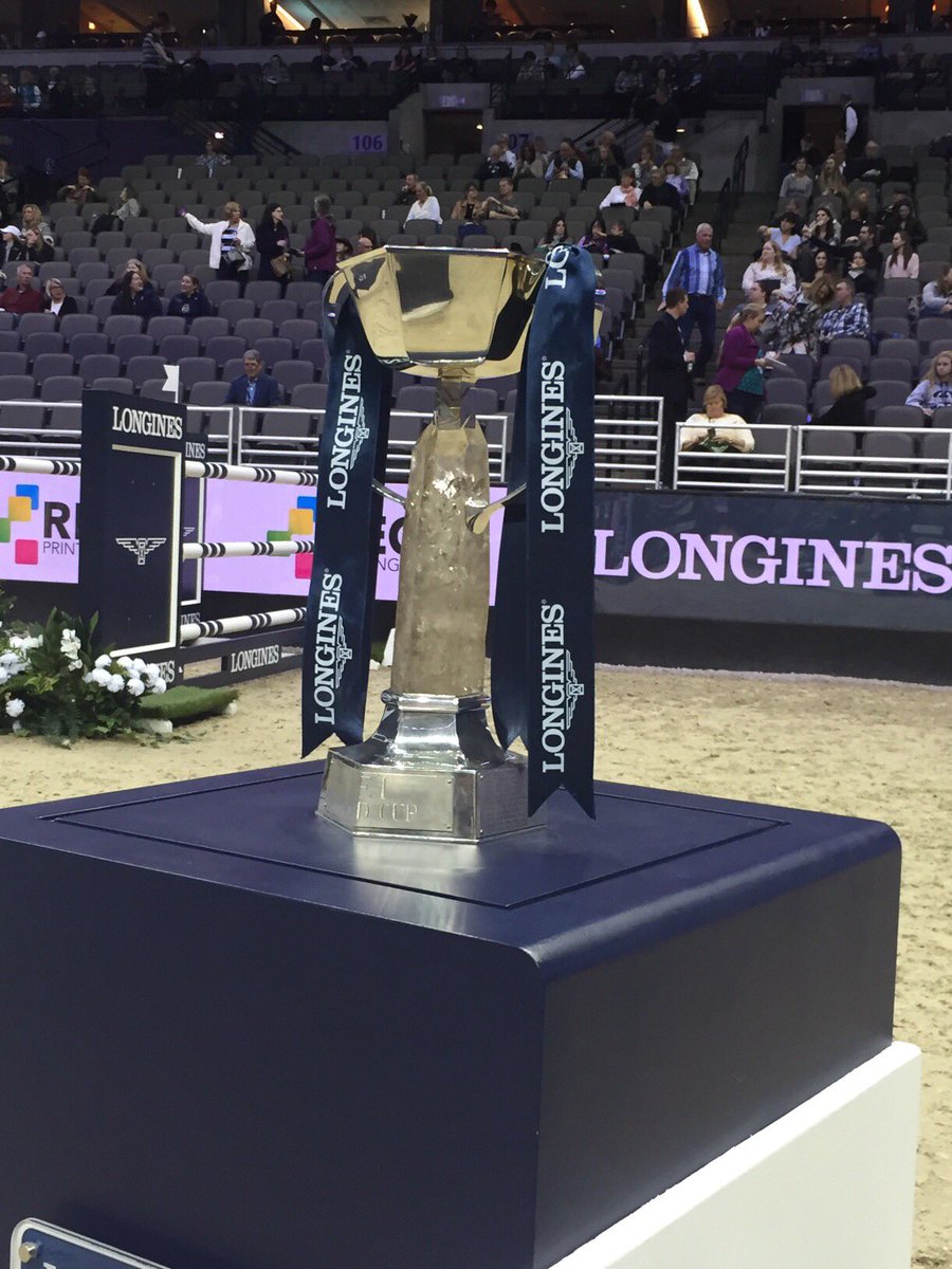 Ten riders left to come! It all comes down to this... #makeorbreak #FEIWorldCupFinal #Omaha2017