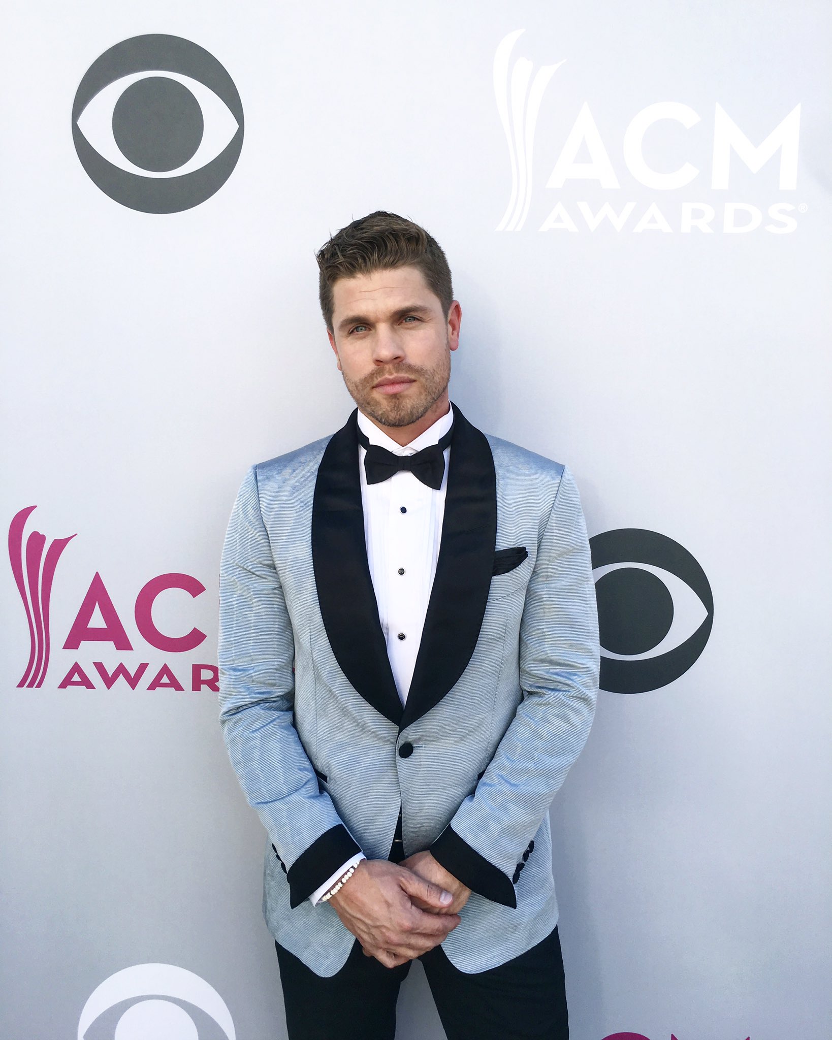 Dustin Lynch on Twitter "I be on my suit and tie ACMs…
