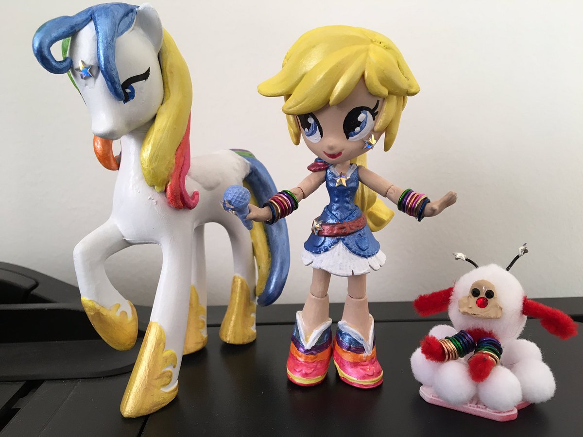 TrotLoeilArtist's tweet photo. Rainbow Brite and crew all set for @UR_NY @SamohtLion #undiscoveredcon #rainbowbrite #80scartoon https://t.co/NWzVfFkU6B