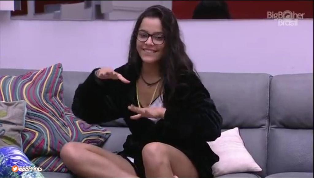 leletuiita's tweet photo. Vc não é Perfeita assim como ninguém é...Vc é uma Princesa e dona de um Coração lindo, e, merece Sim RESPEITO 
#EmillyMereceRespeito https://t.co/6wKRt2nwY5
