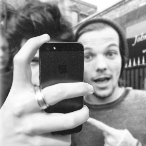 LarryHeeey's tweet photo. Добрых снов 💙
Каникулы закончились, пиздец. 
Завтра в школу. пиздец. 
Удачной недели и хороших оценок 💚
А я ушла в запой 😞 https://t.co/HoO0QEZqSx