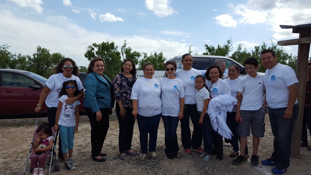 Reg5Carbonifera's tweet photo. #MaribelOlveda 
#TodosUnidosSomosRegiónCarbonífera 
#TodoPorNuevaAlianza 
Saludando simpatizantes en campo de beisbol San Juan de Sabinas https://t.co/BT4OO9cPIR