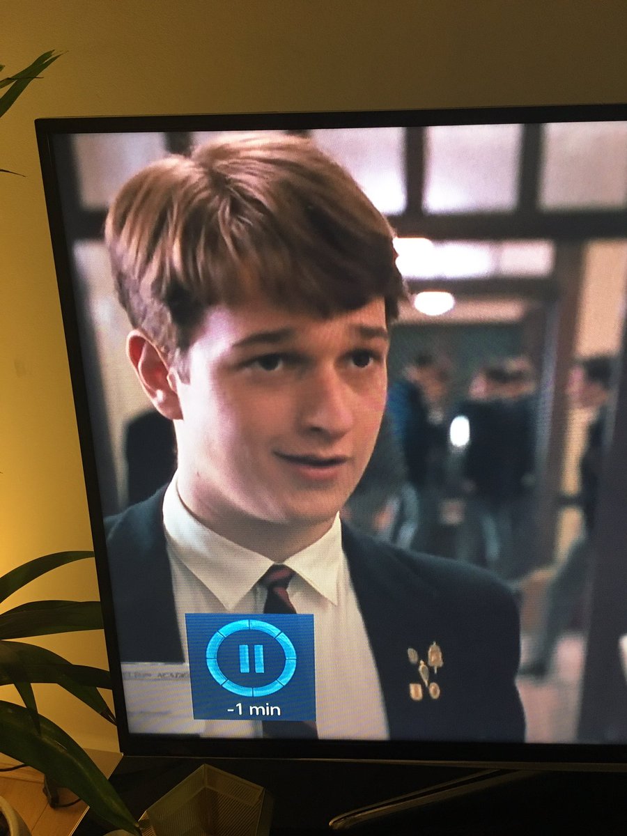 @MelissaJacque12 <a href="/ChloeSJHart/">Chloe Hart</a> A baby face Will Gardner in The Dead Poets Society!! #whoknew? 👶🏼