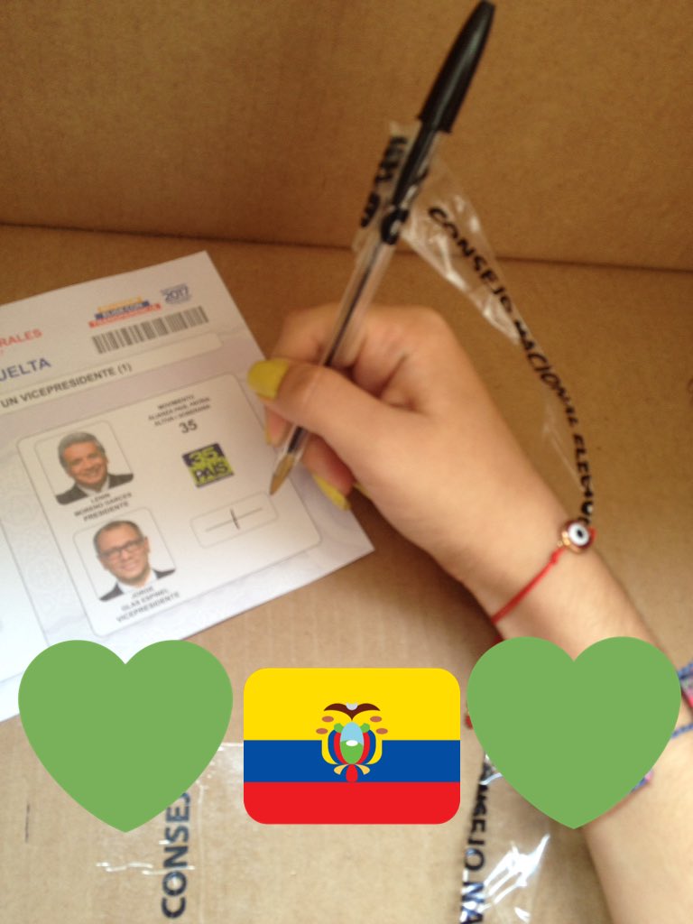 AnaiiisAvila's tweet photo. Nuevamente apoyando a la Revolución ciudadana #EleccionesEc2017 #LenínPresidenteDeTodos #yovotoporLenin @LenínPresidente @Lenin @MashiRafael https://t.co/Z0vLDU2Nda