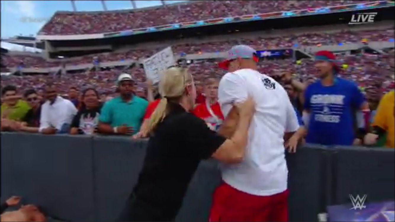 C8cPPdkUIAAWEID?format=jpg&name=large Stephanie McMahon Stunned as Security Nearly Blocked Rob Gronkowski’s Shocking WrestleMania 33 Moment