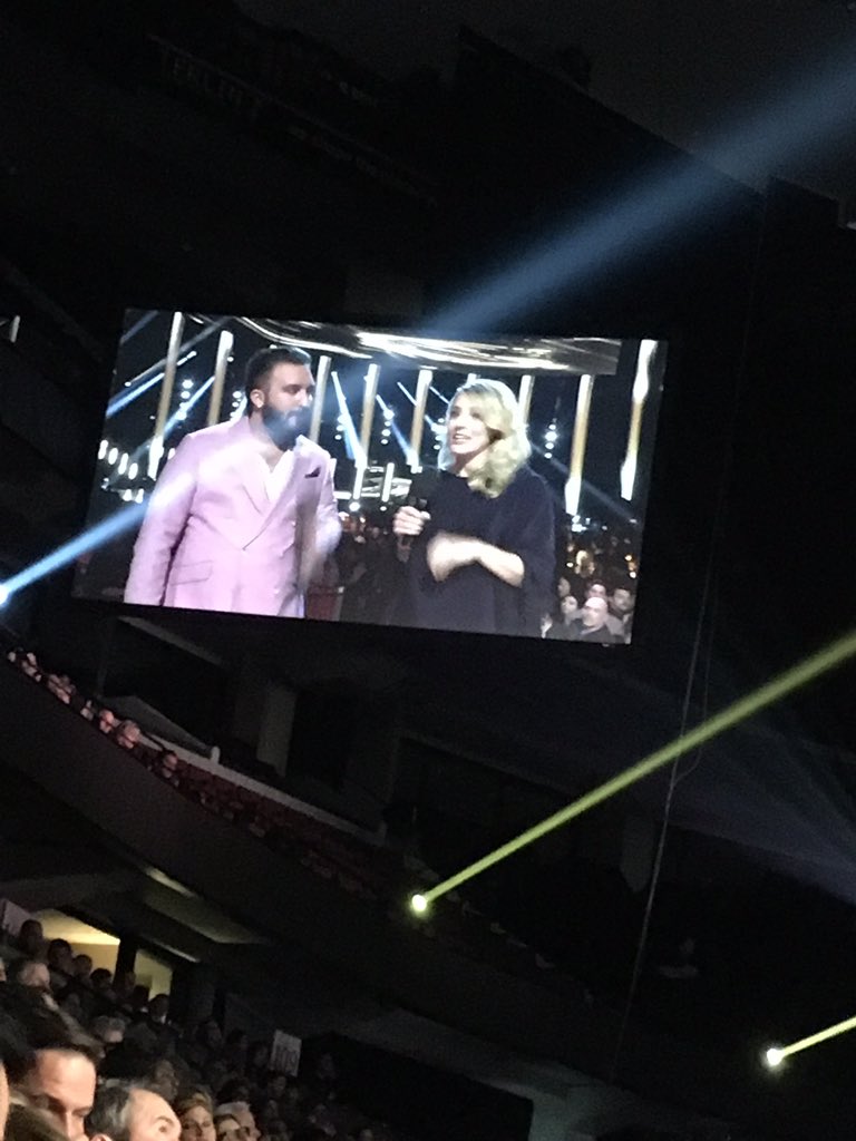 604Records's tweet photo. I think that's @colemanhell presenting at @TheJUNOAwards #dapperinpink https://t.co/y77k0akNvd