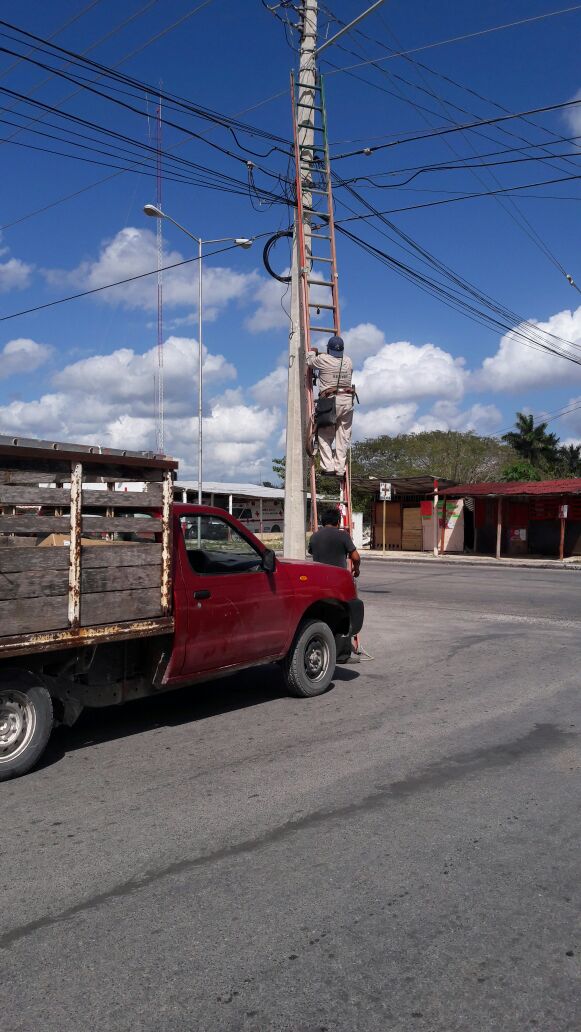 AytoFcp's tweet photo. TRABAJA ALUMBRADO PÚBLICO A MARCHAS FORZADAS PARA ATENDER LA DEMANDA DE COMUNIDADES Y COLONIAS. https://t.co/lMfsd3Q2pd 
@PaolyPerera https://t.co/TRYFFe89Ie