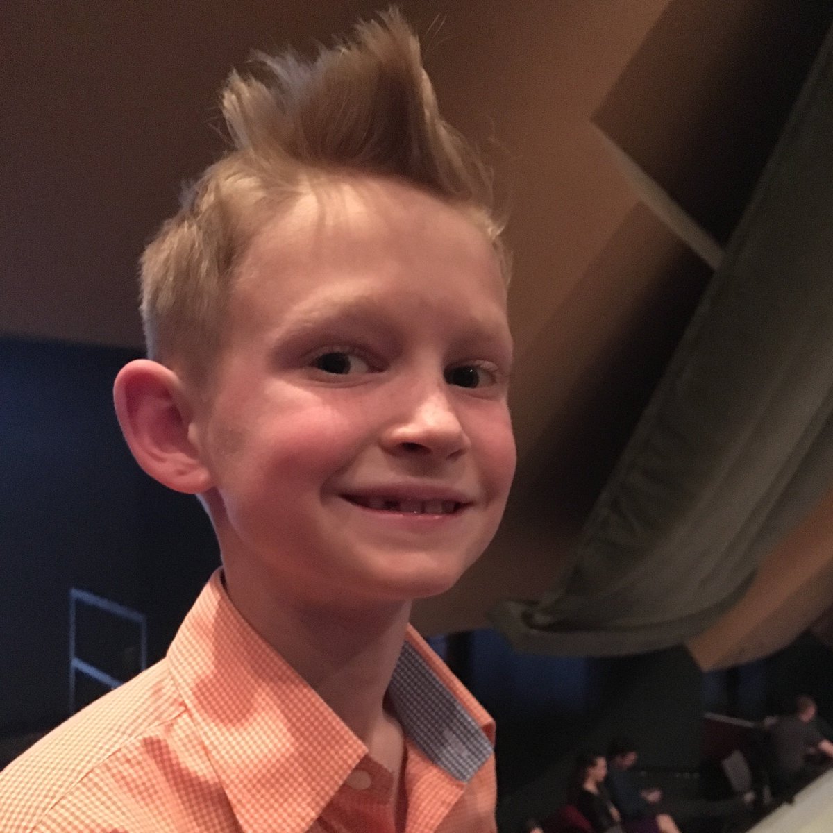 amyeshertzer's tweet photo. Ben wants to know why/how taste buds change. #AltonBrownLive https://t.co/95sJ87HMby