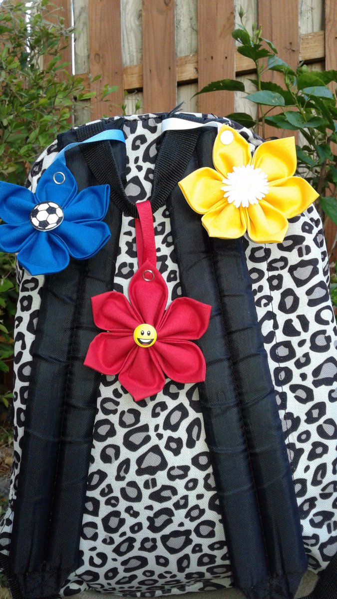 Happy_bows's tweet photo. #handmade #hairbows #hairbowsforsale  #hairbowshandmade
#ribbons #clip #clips
Lucky Flowers By @Happy_bows https://t.co/utEP364aoH