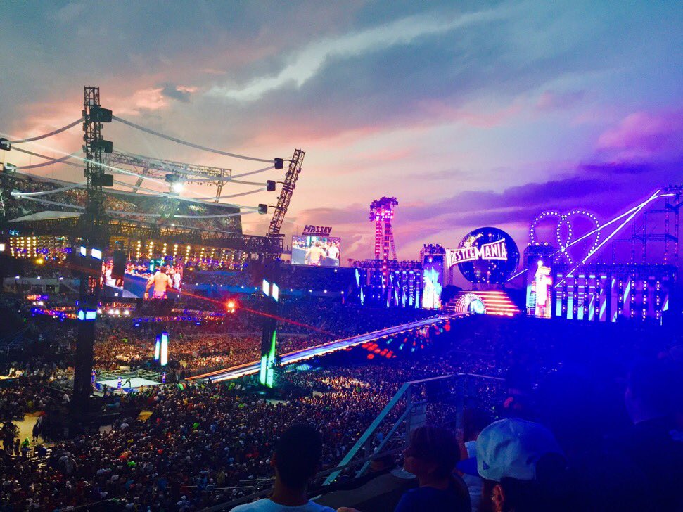 la7yla's tweet image. Looks like a real theme park😍 #WrestleMania