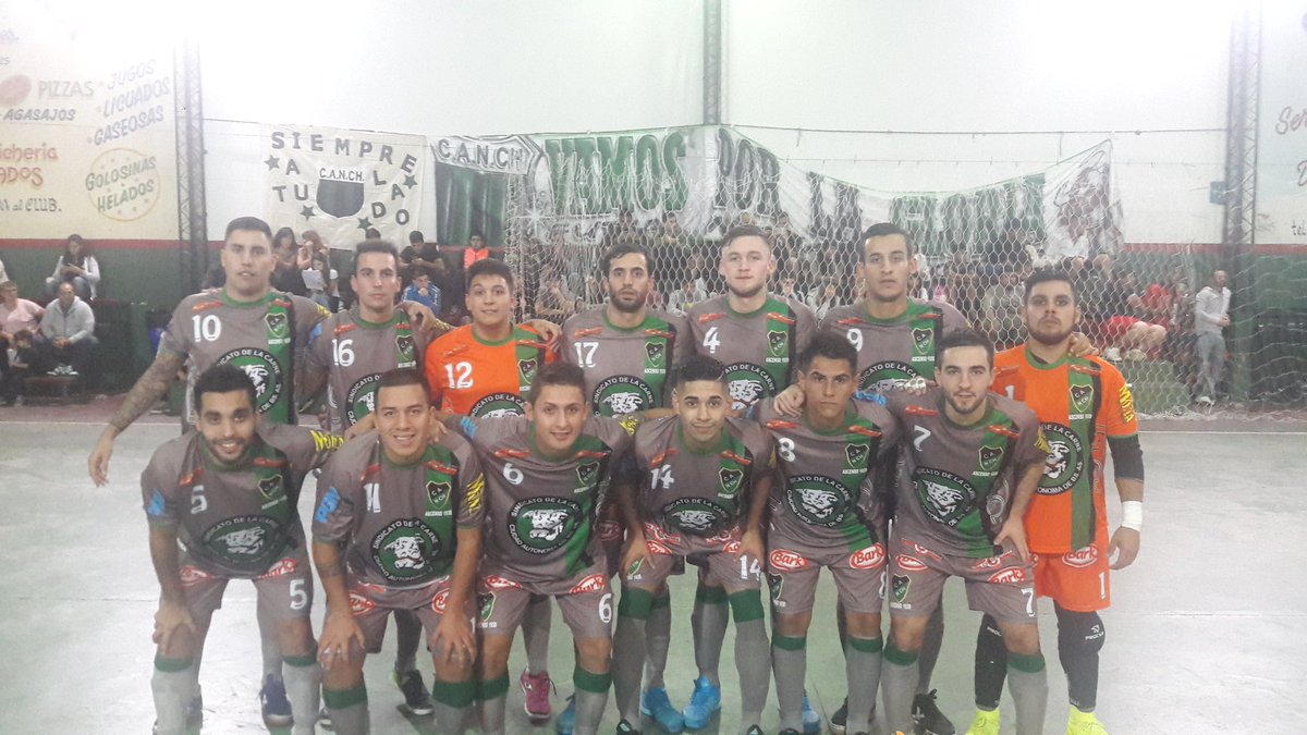 <a href="/prensachicago/">Nueva Chicago</a> <a href="/NChicago_futsal/">Nueva Chicago Futsal</a> vs @Futsal_DonBosco empieza el partido de 1ra