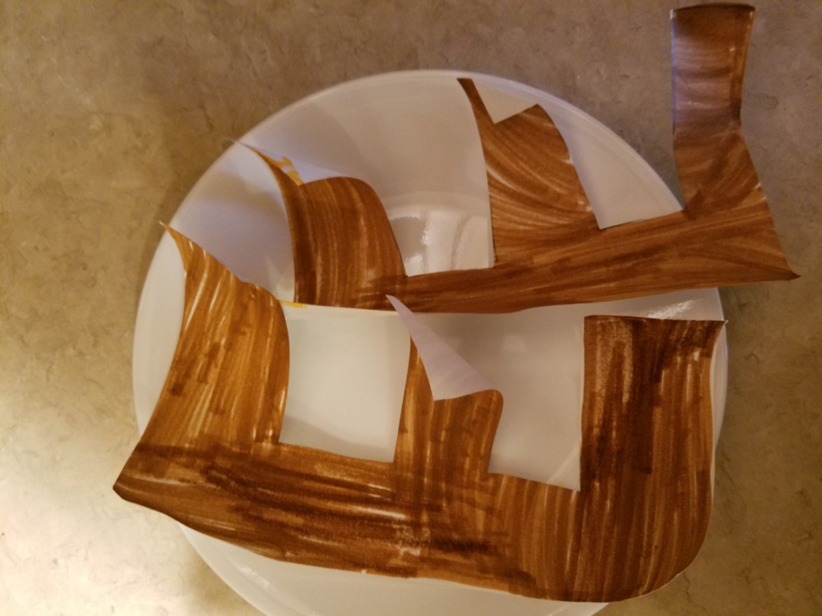 GabbyTack's tweet photo. "Hey dad. Do you want a plate of brownies?" #ParentingSuccess https://t.co/378Gmw92xr