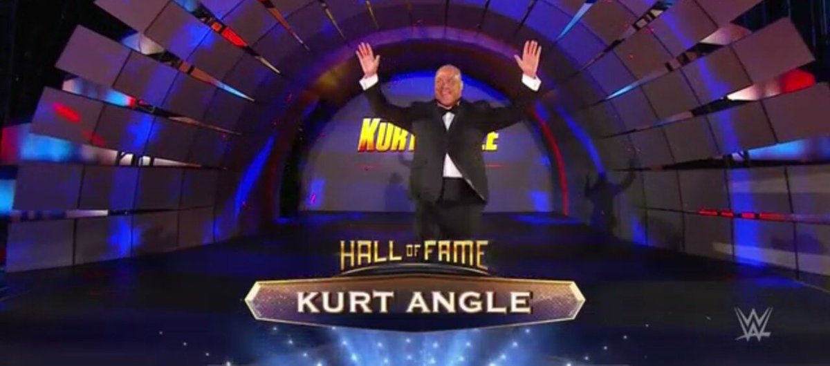 Vijay_Rules_Da's tweet photo. A special chant rains down upon #WWE Hall of Famer #KurtAngle at #CWStadium! #WrestleMania #WWEHOF #wrestlemania33 https://t.co/YbkxdhranG