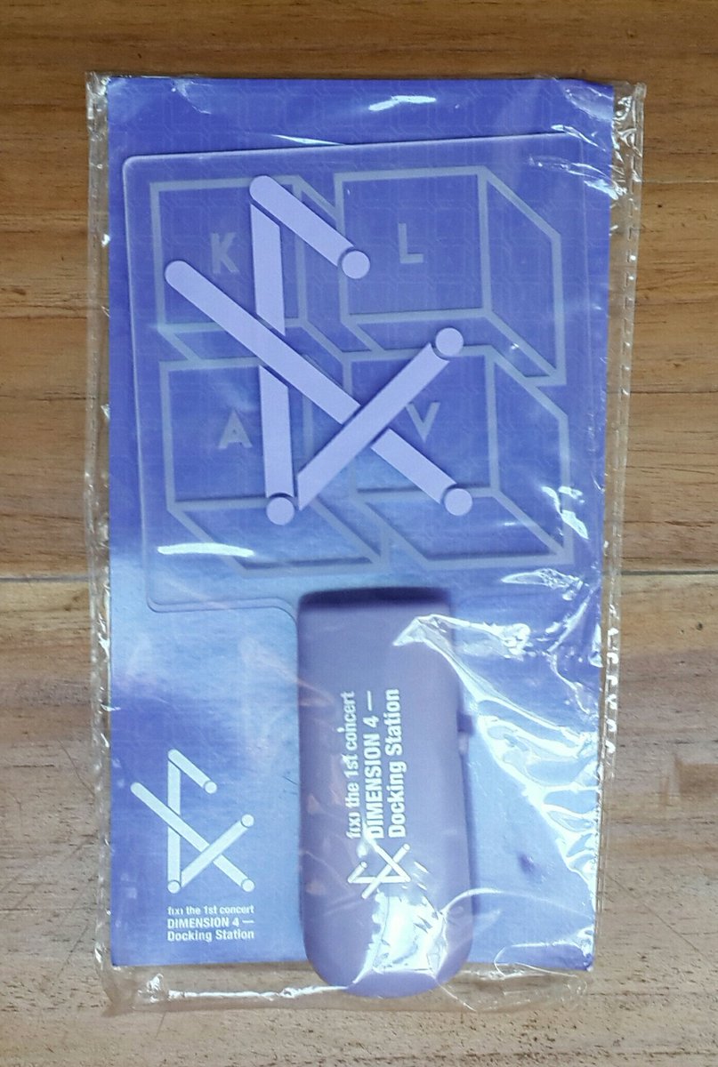 kaayyy09's tweet photo. [WTS/INA ONLY]
Official f(x) Dimension 4 -Docking Station Merch
Lightstick (KR) 150K
Victoria Bangle (JP) 240K 
Penlight (JP) 280K
Minat DM https://t.co/uja6mB90fH