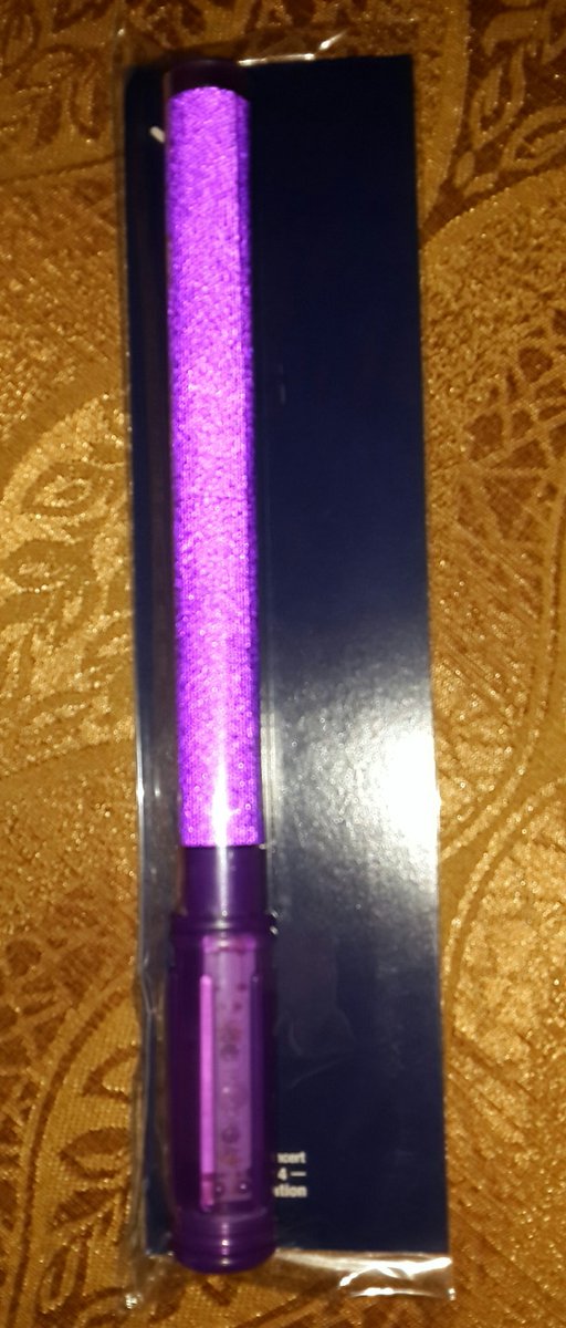 kaayyy09's tweet photo. [WTS/INA ONLY]
Official f(x) Dimension 4 -Docking Station Merch
Lightstick (KR) 150K
Victoria Bangle (JP) 240K 
Penlight (JP) 280K
Minat DM https://t.co/uja6mB90fH