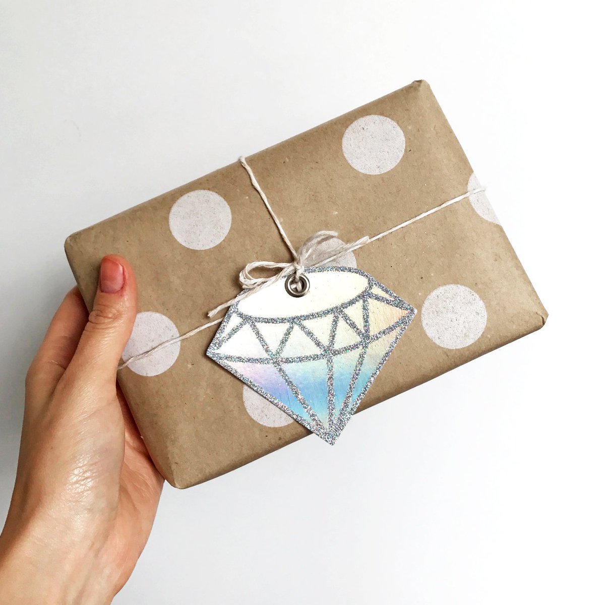 CandleBarkCards's tweet photo. #tag #gifttag #gem #diamond #shiny #sparkly #holographic #iridescent #gemstone #foil #foiling #glitter #sparkle #string #ribbon #present https://t.co/GpHzhdR3Zj