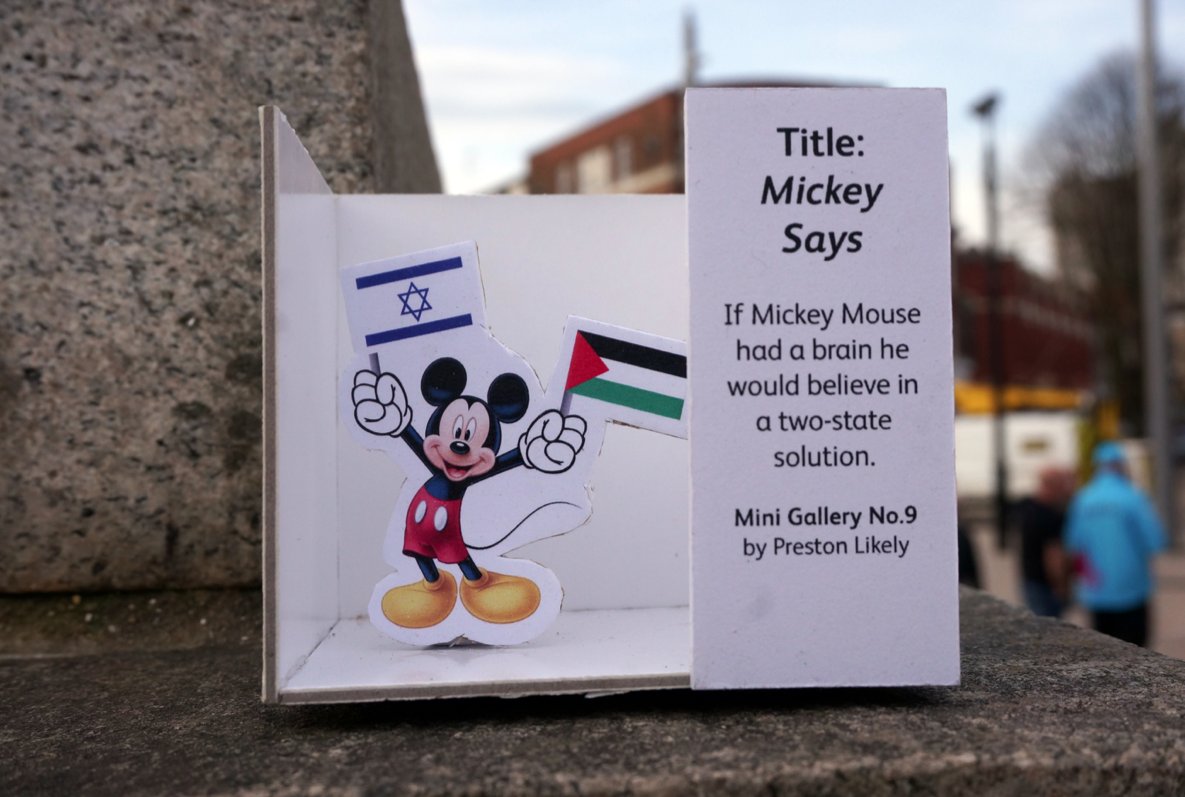 PrestonLikely's tweet photo. One of my mini gallery series that I left in Hull during my recent visit. #minigalleries @MiddleEastEye @PalestineToday https://t.co/0mx4IiNOJ0