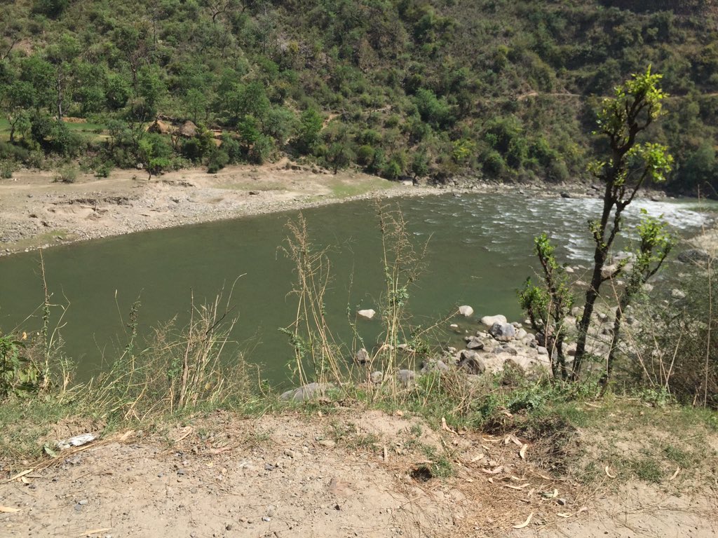 YogenPratap's tweet photo. Following the river #Tons as we head towards #Tiuni in #Uttarakhand on the #GreatIndiaDrive with the #Tucson @AUTOTODAYMAG https://t.co/288TMzY9pW