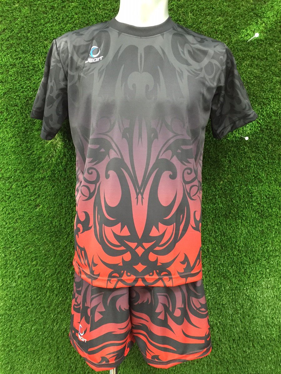 Locasta_staff's tweet photo. 【TRIBAL　NEWカラー入荷】
人気のTRIBAL柄ウェアにREDが仲間入り♪
＃TRIBAL #フットサル #Locasta #LEGIT #legit #限定商品 #Newカラー https://t.co/Hw3xogvmpq