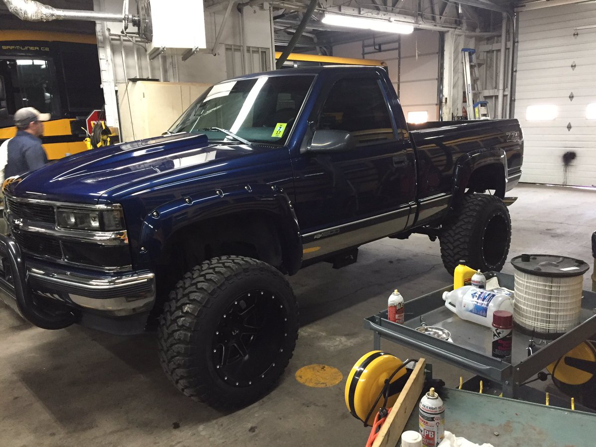 tajones96's tweet photo. Getting this bitch #rodrun2017 ready #stance #fuelwheels https://t.co/tEb3Hf50vm