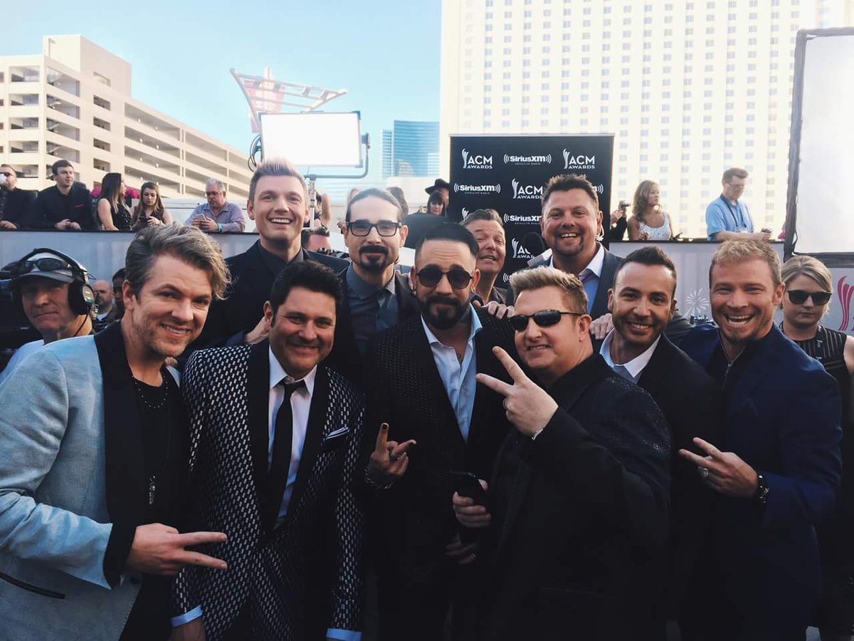 FunnyBSB's tweet photo. Back at it with the #ACMs https://t.co/PYna8SXRHe