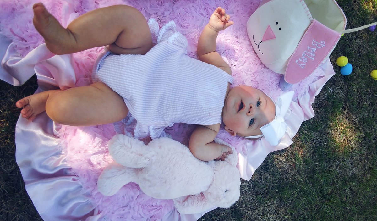 solocupp's tweet photo. My #beautiful #baby girl #Briley #4months #Easter2017 #Daddysgirl 😍❤❤ https://t.co/jfR8bwqt7Y