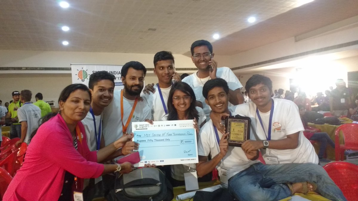 shirsat261195's tweet photo. With my winning team.. .. #sih2017 #ministryoffoodprocessing #2ndrunnerup #TOI #TheHindu https://t.co/jcgPIRiaL4