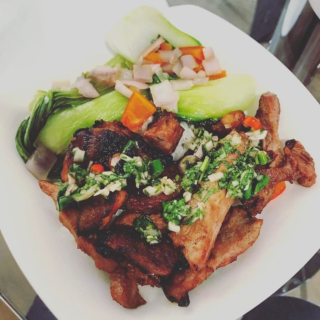 _scottlow's tweet photo. ko mu yang // thai pork collar
•
•
•
#thai #food #instacook #instafood #komuyang #pork #jaew #bbq #cookingwithkand… https://t.co/250JCSJBe7 https://t.co/WZ8eIyvz4x