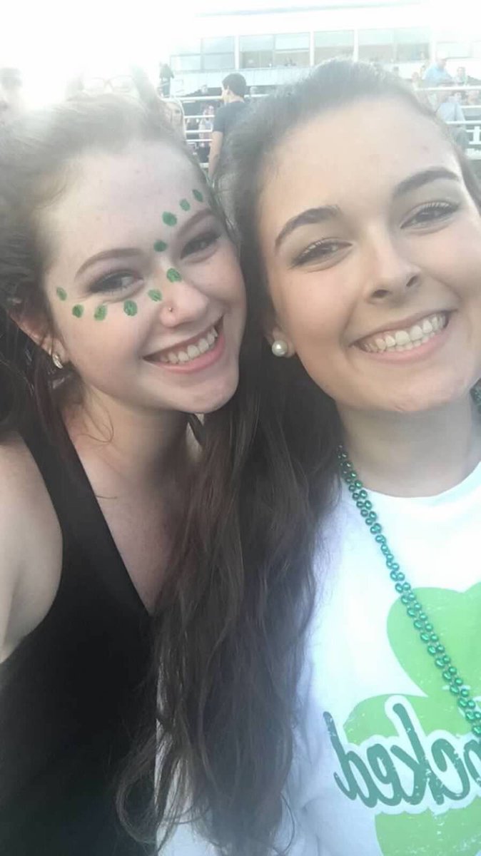 britt444ny's tweet photo. HBD to my girl @a_MERE_ica 💓💓💓#skoolspirit #mcdonaldsbathroom https://t.co/UbpxjJIWdc