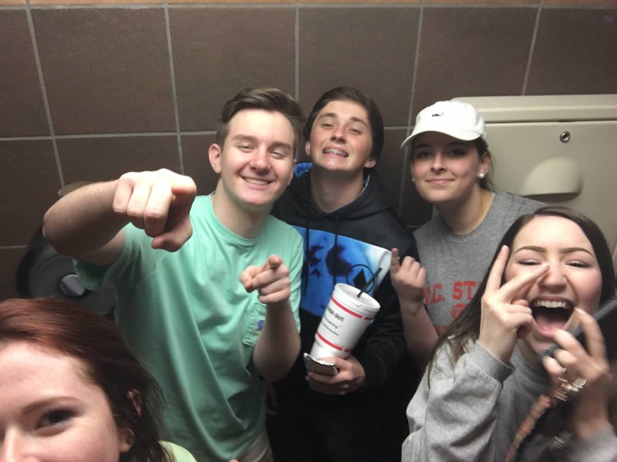 britt444ny's tweet photo. HBD to my girl @a_MERE_ica 💓💓💓#skoolspirit #mcdonaldsbathroom https://t.co/UbpxjJIWdc