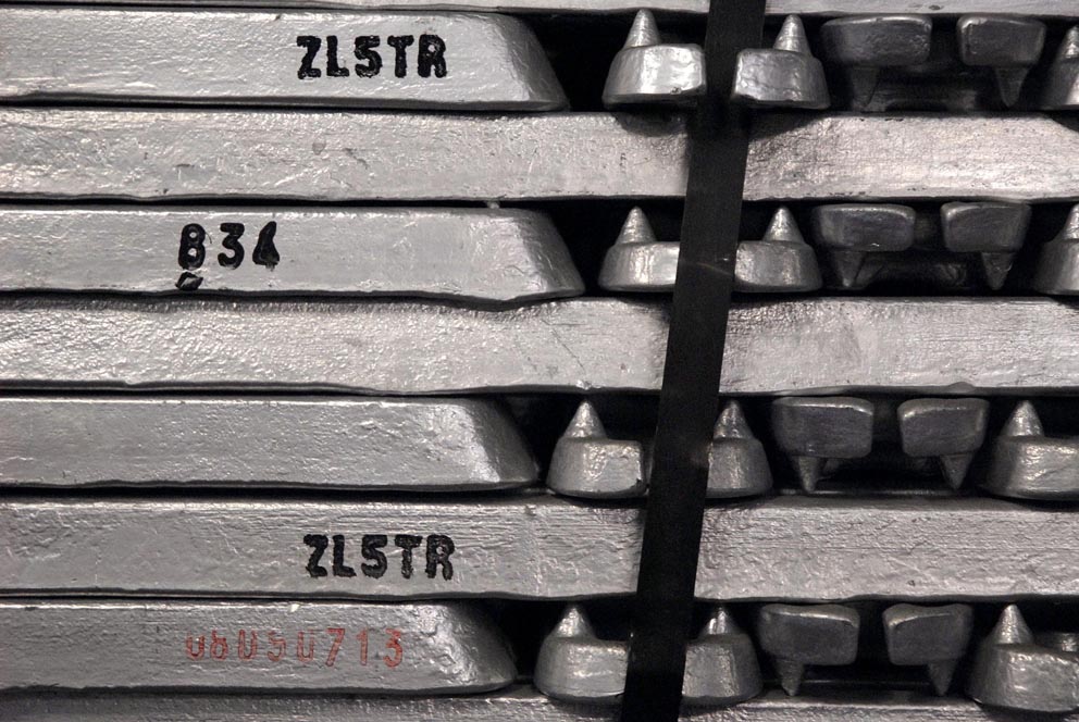 "Цахиур хагалж буй цайр" Уул уурхайн таваарын ханш ёроолдож байхад цайр урсгал сөрөн, оргил өөд тэмүүлж байна. #ЗГМ
ubinfo.mn/read/5825